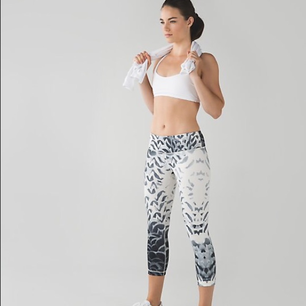 Lululemon Wunder Under Crop Size 4.